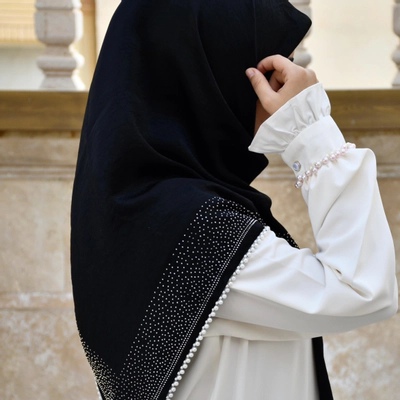 روسری مزونی مشکی مروارید سفید