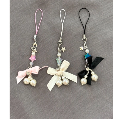 آویز پاپیونی