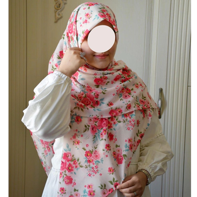 روسری گلگلی کرمی