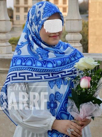 روسری آبی سفید